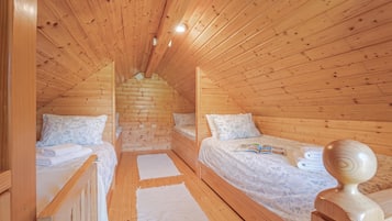 Family House, 1 Bedroom, Microwave, Mountainside (Lodge Trtinka /w Terrace & BBQ in) | 1 bedroom