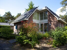 Villa | Exterior
