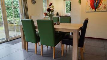 Villa | Dining