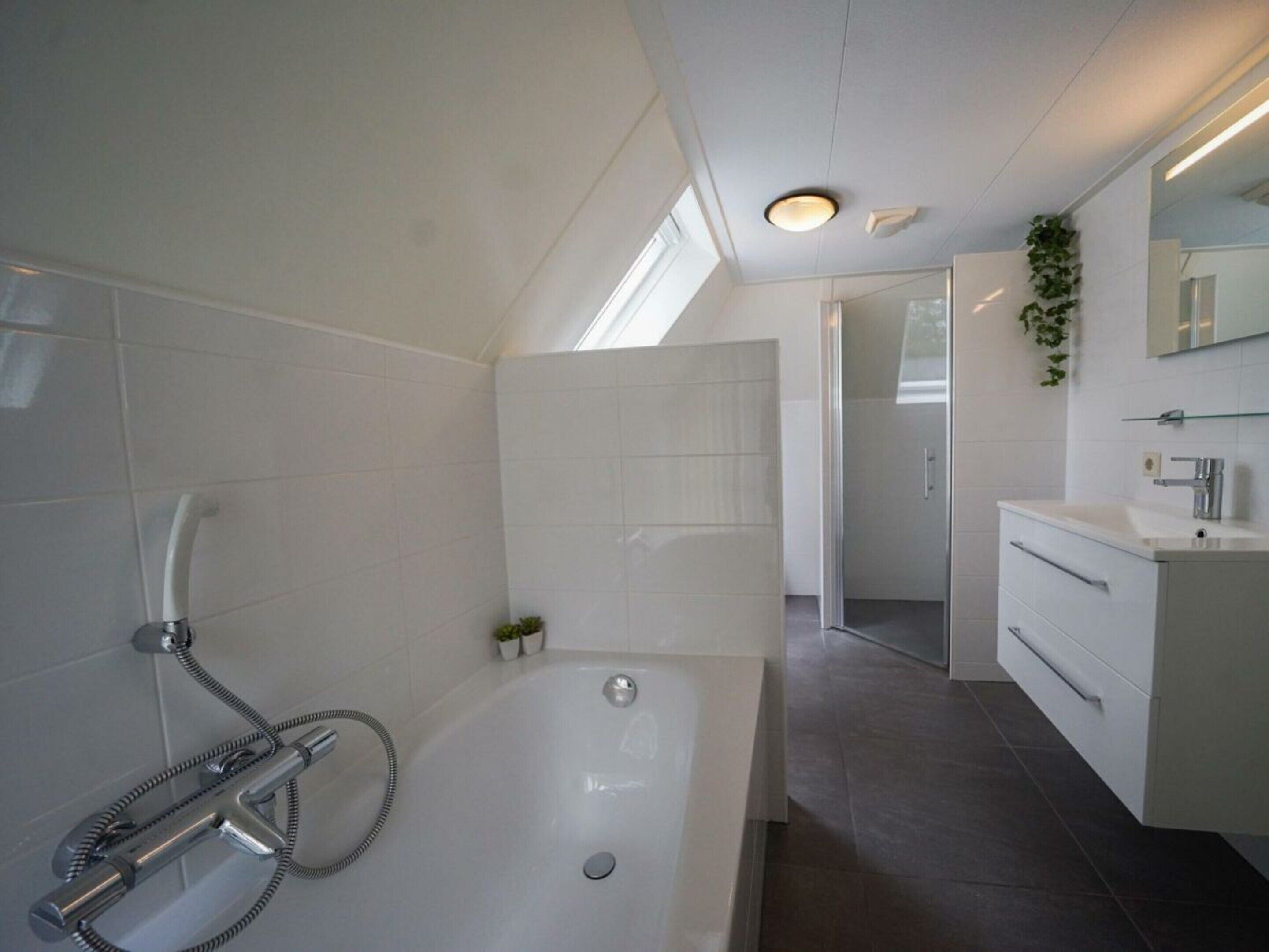 Villa | Bathroom
