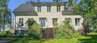 4 bedroom stunning home in Borghamn