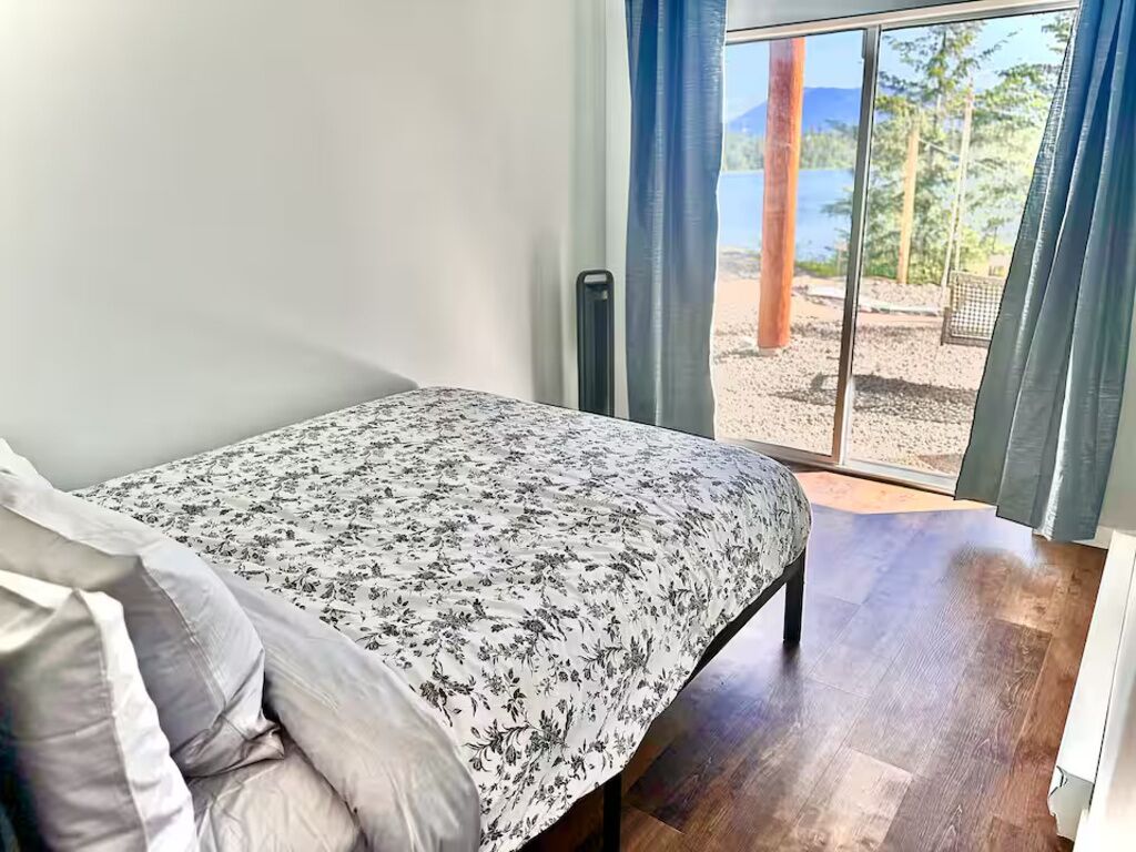 4 chambres, bureau, fer et planche à repasser, accès au Wi-Fi (inclus)
