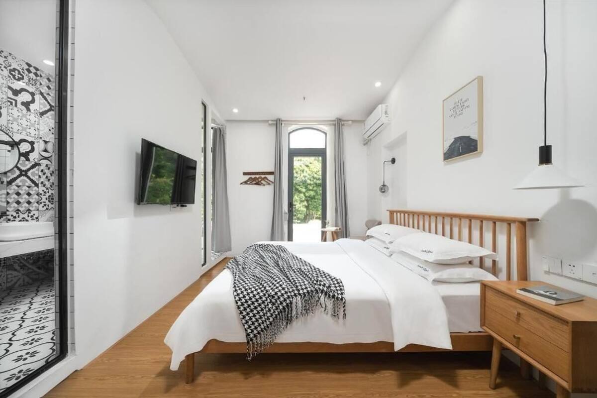 Comfort Double Room, Balcony, Courtyard View | Blackout curtains, soundproofing, free WiFi