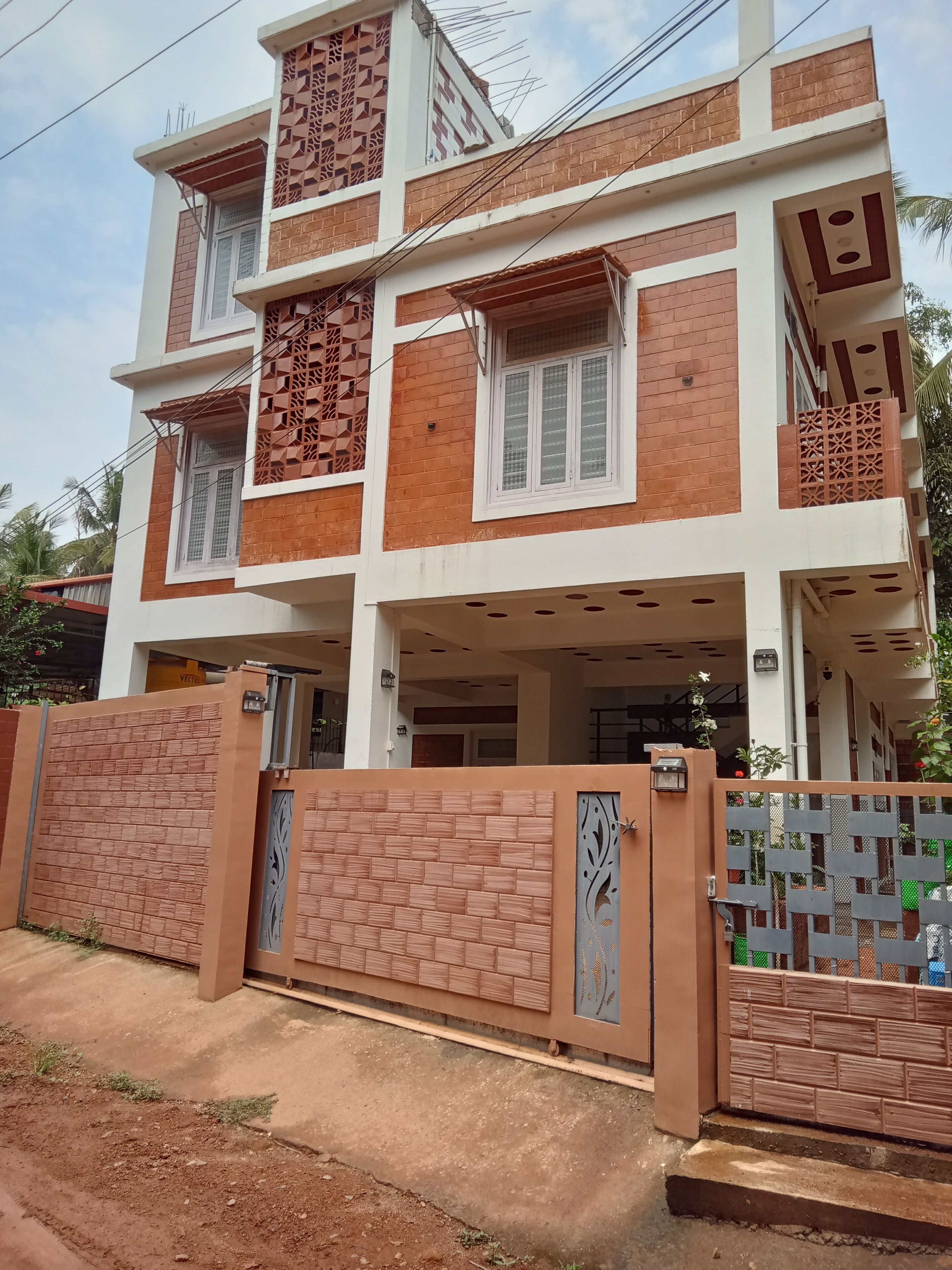 Exterior. DhruvDhanush(2-bedroom with AC/2 attached bathroom in lovely Ullal/deralakatte
