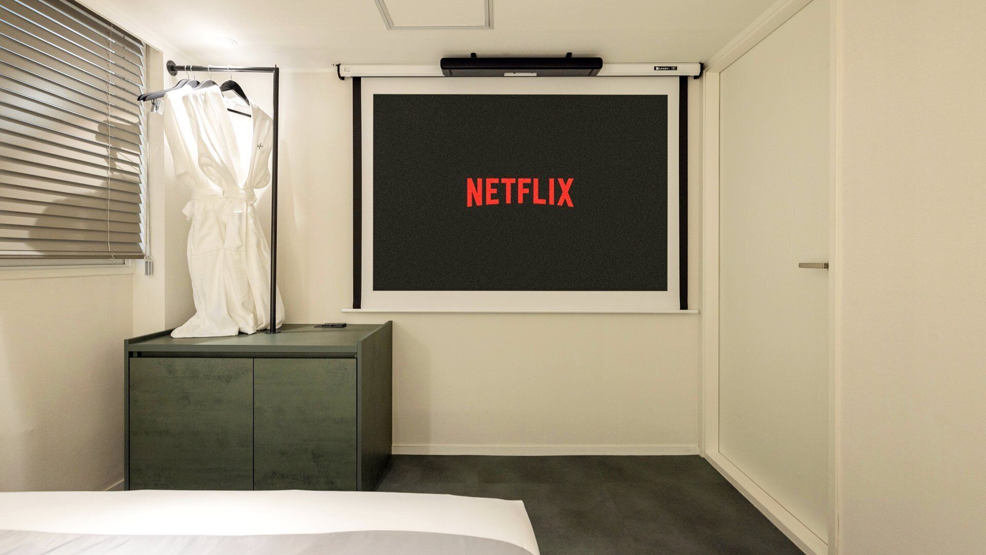 Movie | Literie de qualité supérieure, rideaux occultants, chambres insonorisées