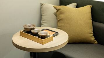 Movie | Premium bedding, blackout drapes, soundproofing, free WiFi