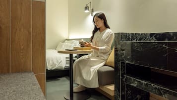Signature Spa | Premium bedding, blackout drapes, soundproofing, free WiFi