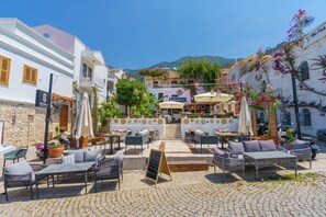 Outdoor dining - Kalkan Port Hotel (Antalya)