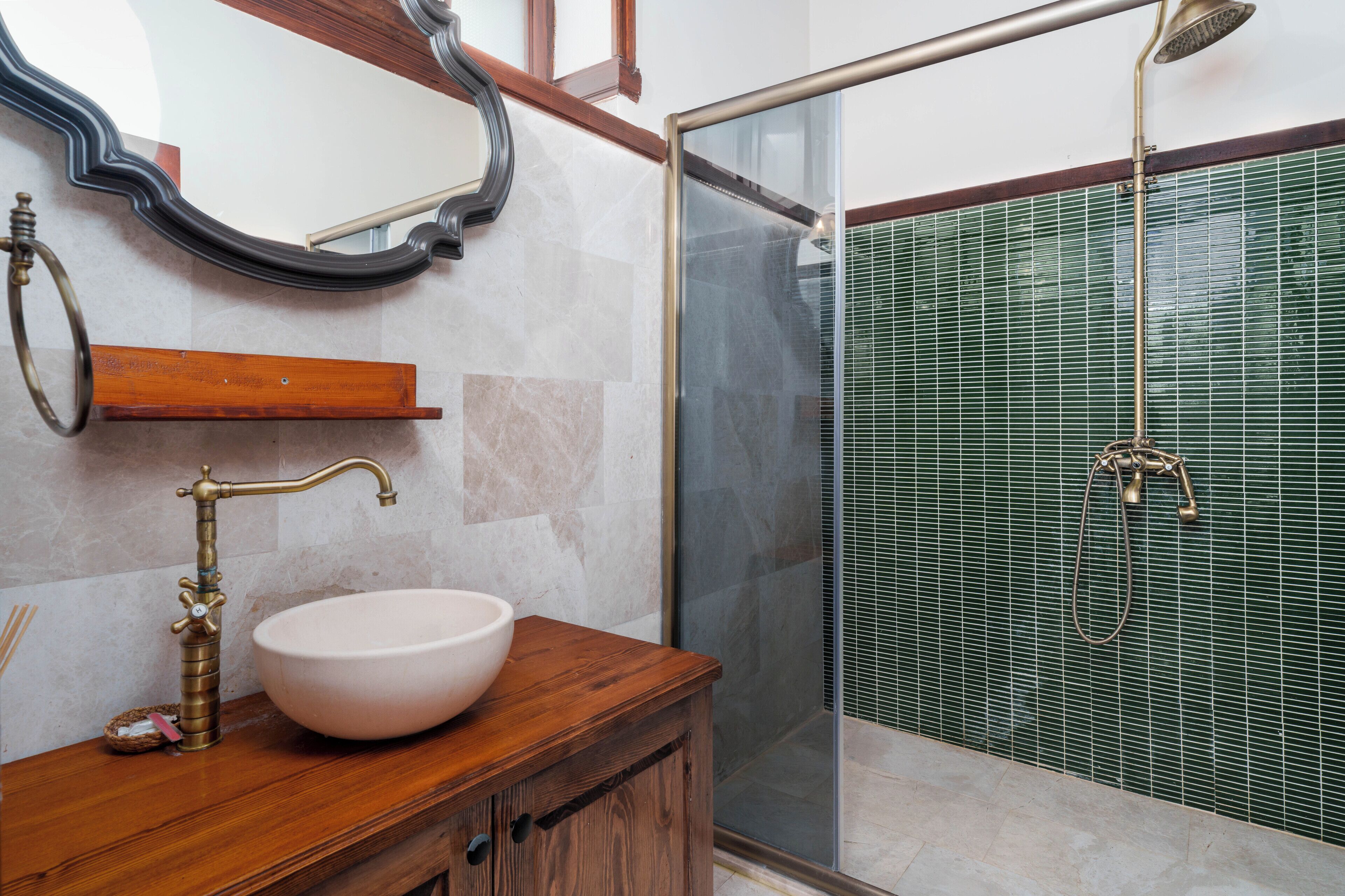 Economy Double Room | Bathroom | Shower, hair dryer, towels, soap