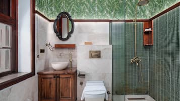 Deluxe-Doppelzimmer, eingeschränkter Meerblick | Badezimmer