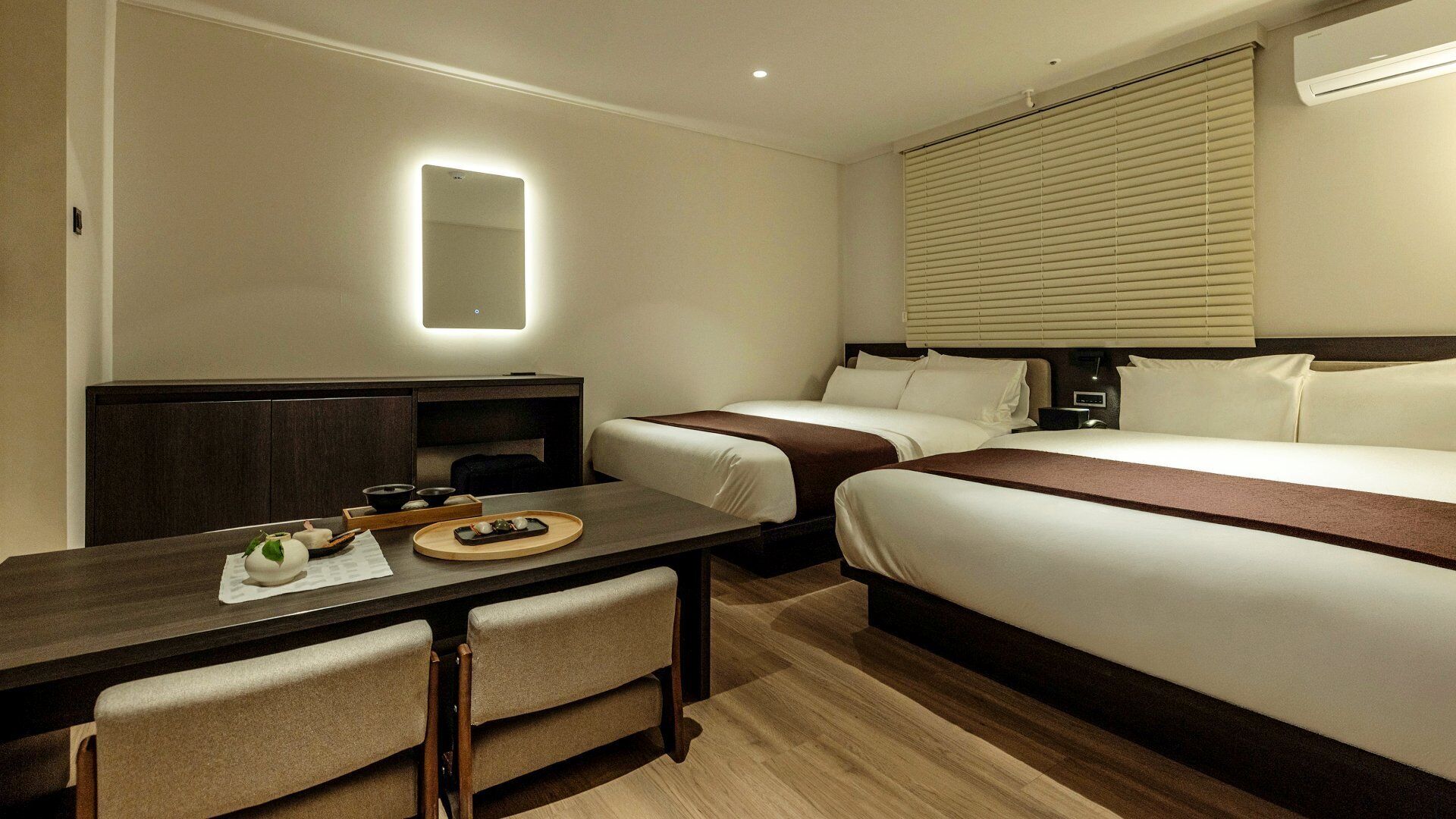 Signature | Blackout drapes, soundproofing, free WiFi, bed sheets