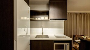 Chambre Double | Cuisine privée | Réfrigérateur, micro-ondes, plaque de cuisson