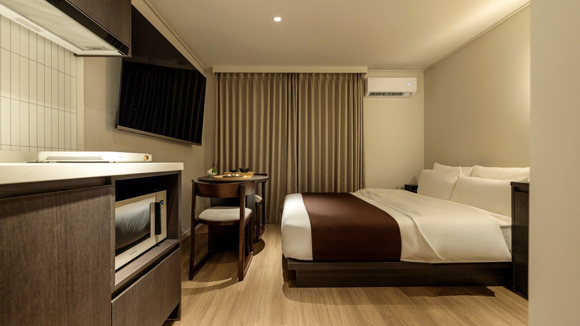 Standard T | Cortinas blackout, quartos à prova de som, Wi-Fi de cortesia