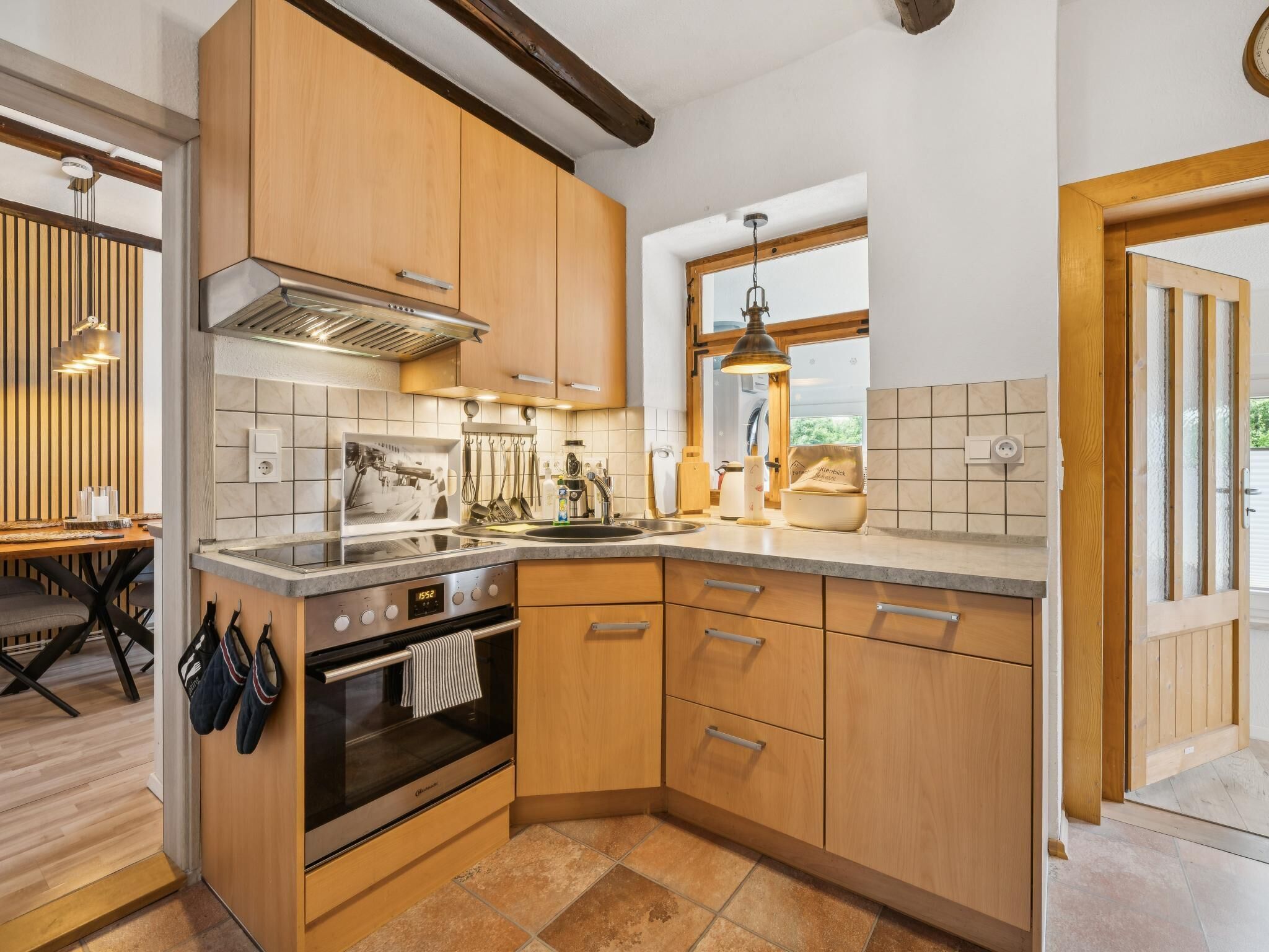 Coffee/tea maker, fridge, microwave, oven