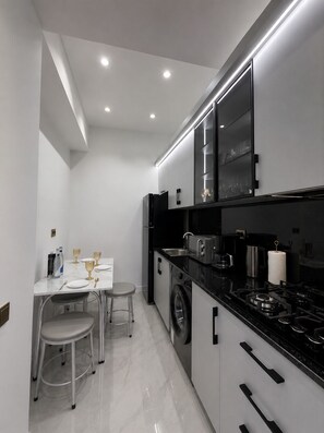 Apartemen Deluks, pemandangan kota | Dapur pribadi