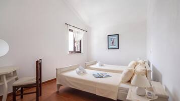Casa familiar, 4 habitaciones, chimenea (Pool House Suzi in Heart of Istria) | 4 dormitorios