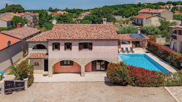 Familie huis, 4 slaapkamers, open haard (Pool House Suzi in Heart of Istria) | Exterieur