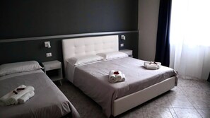 Room - Vrbo Property (Reggio Calabria)