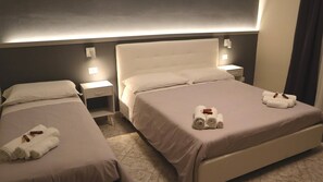 Room - Vrbo Property (Reggio Calabria)