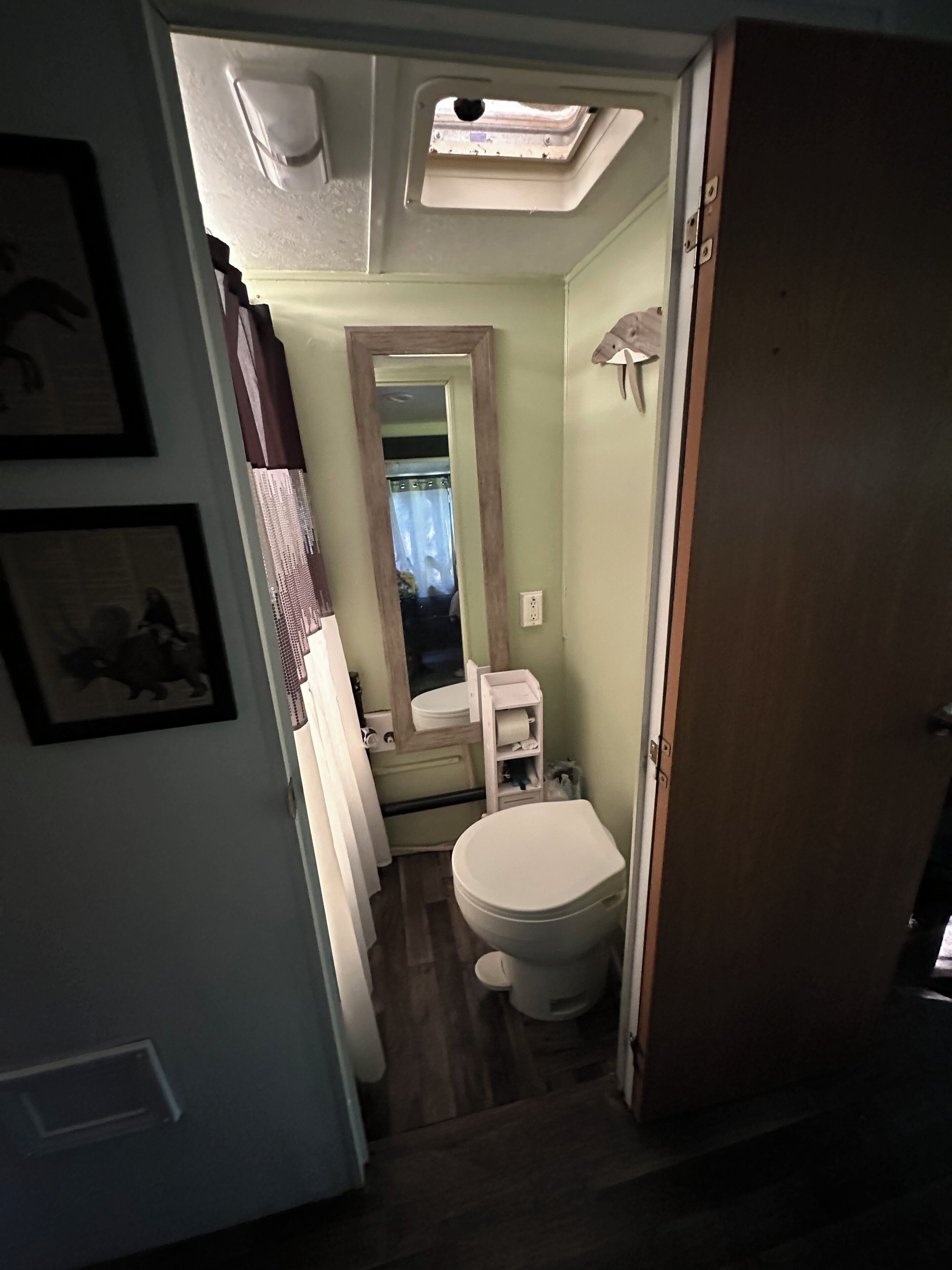 Towels, toilet paper
