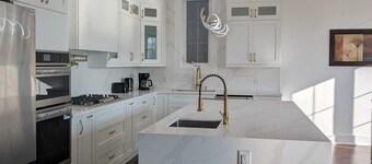 Cozy Ensuite Room in Oshawa