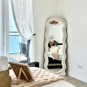 Room - Spacious One-Bedroom for Families with PS4 and Mt. Arayat View (San Fernando)