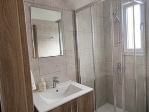 Bathroom - Seaview Villa with Pool and Rooftop Terrace (Tala)