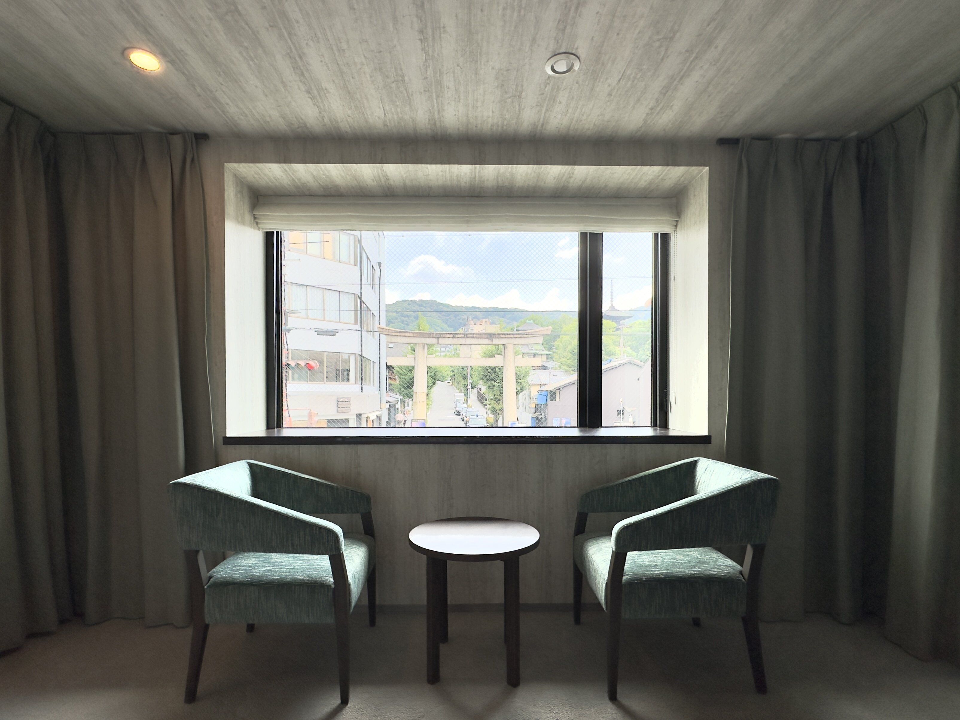 Quarto duplo luxo | Cortinas blackout, Wi-Fi de cortesia, roupa de cama