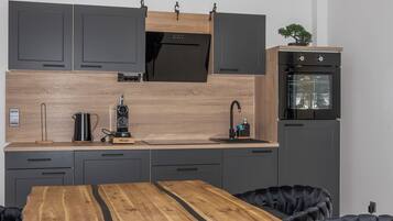 Refrigerador, microondas, parrilla de estufa y lavavajillas