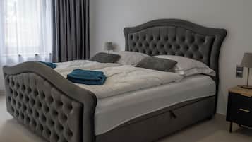 2 bedrooms, desk, free WiFi, bed sheets