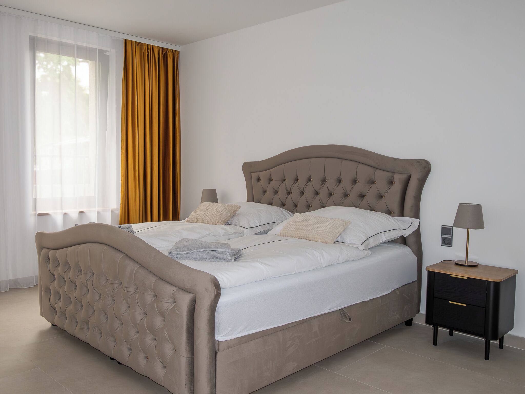 Desk, free WiFi, bed sheets. Ferienwelt Wittenberge - Harbor Apartment