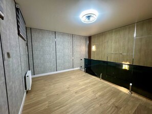 Interior - Town House- идеальное место для отдыха с семьей  5 минут езды от Аэропорта (Samarqand)