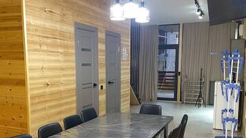 Luxury Condo | Dining