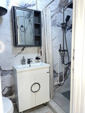Suite Luxury | Bagno | Doccia, carta igienica