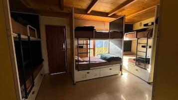 Deluxe Room | Free WiFi, bed sheets