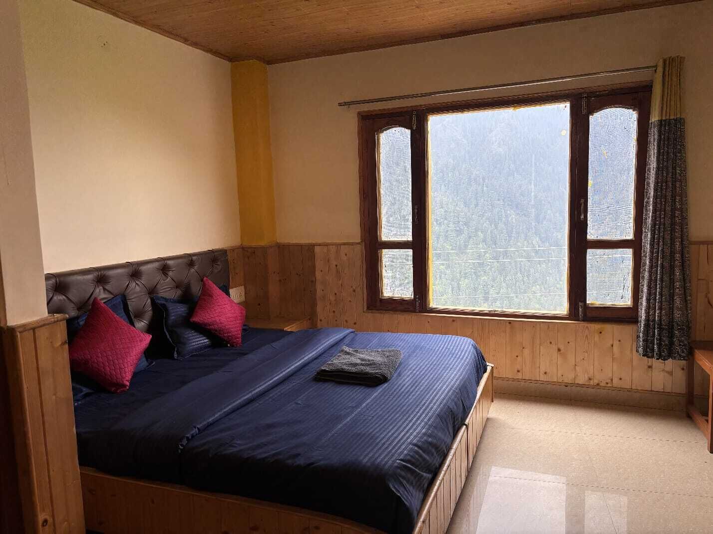 Deluxe Room | Free WiFi, bed sheets