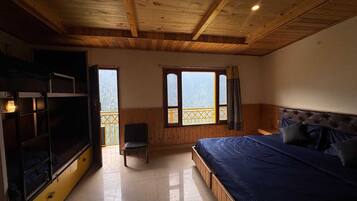 Deluxe Room | Free WiFi, bed sheets
