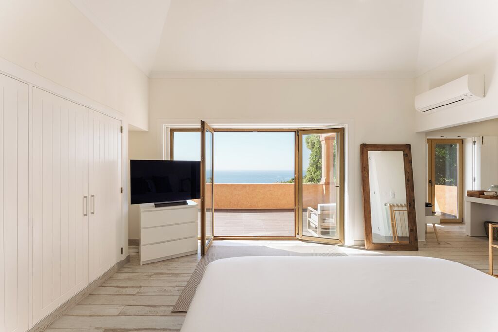 Serene Retreat Near Santo António Golf Course - 6.6 Miles Away From The Property - Praia da Luz