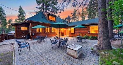 Spa + Games + Patio Dining | Mins to Emerald Bay + Lake | Lakesong Lodge