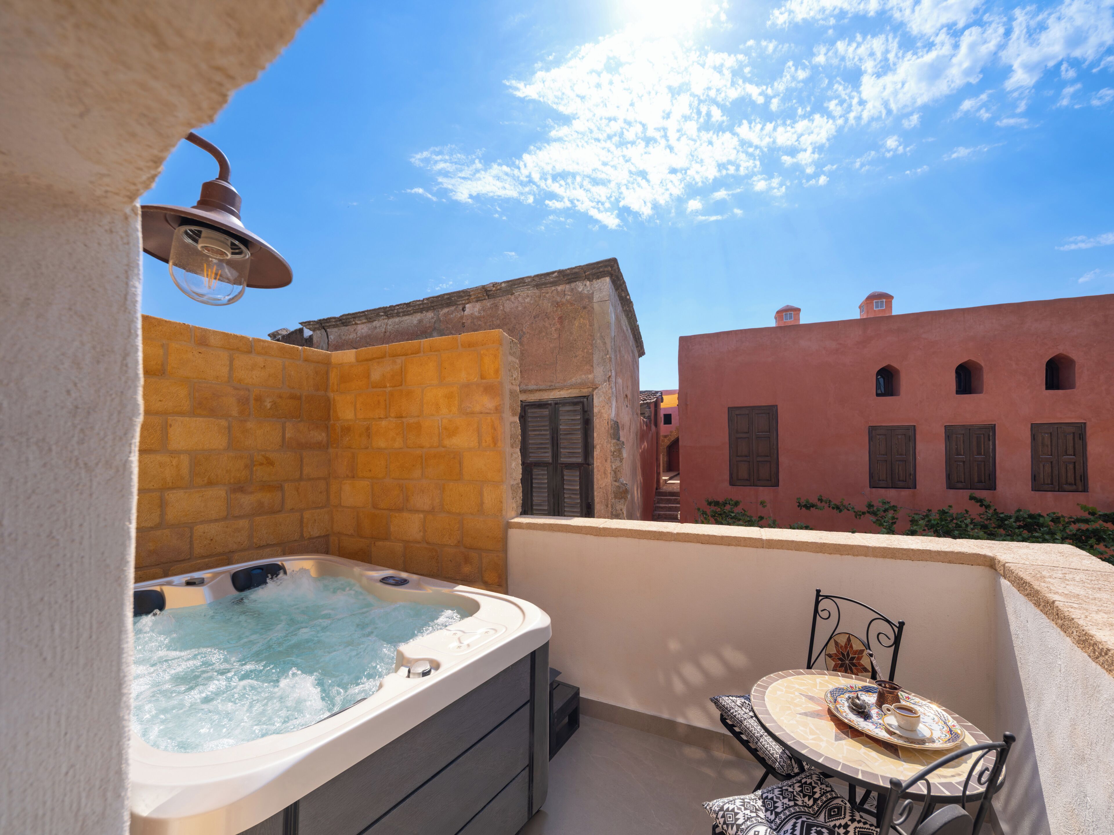 Helios Luxury Suite with Outdoor Hot Tub 1st floor | Terrace/patio