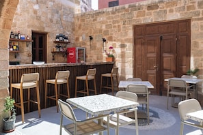 Bar (en la propiedad)
