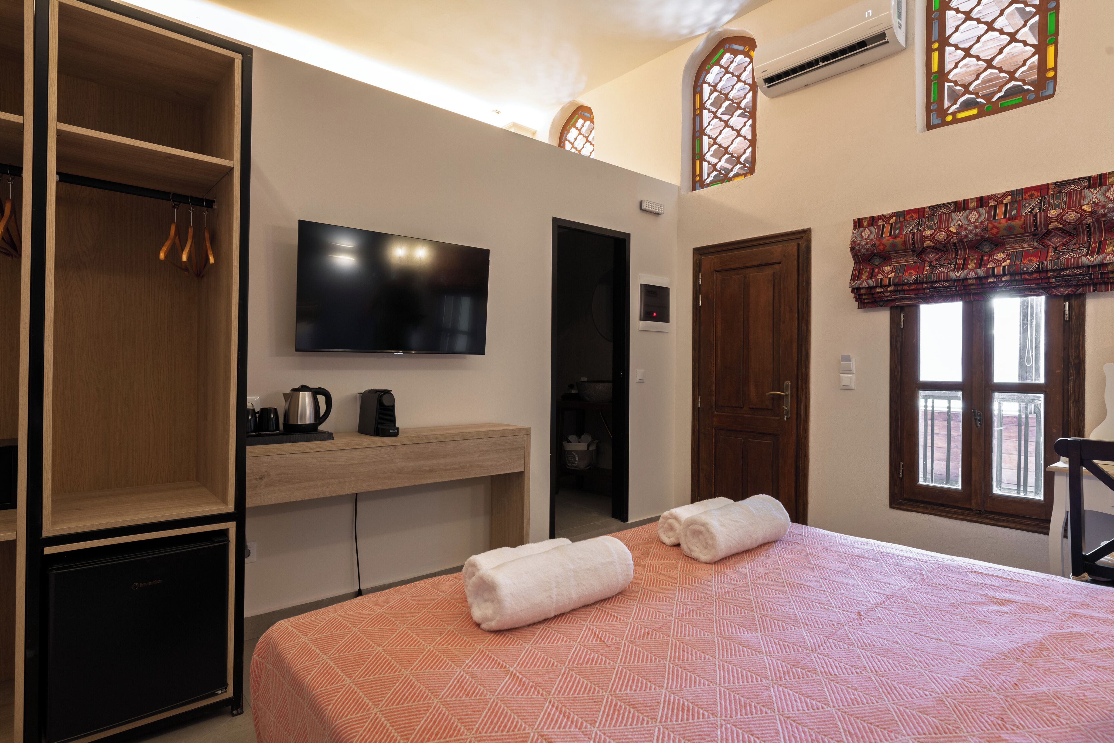 Kleovoulos Luxury Suite 1st floor | In-room safe, free WiFi