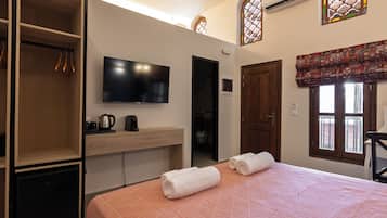 Kleovoulos Luxury Suite 1st floor | In-room safe, free WiFi
