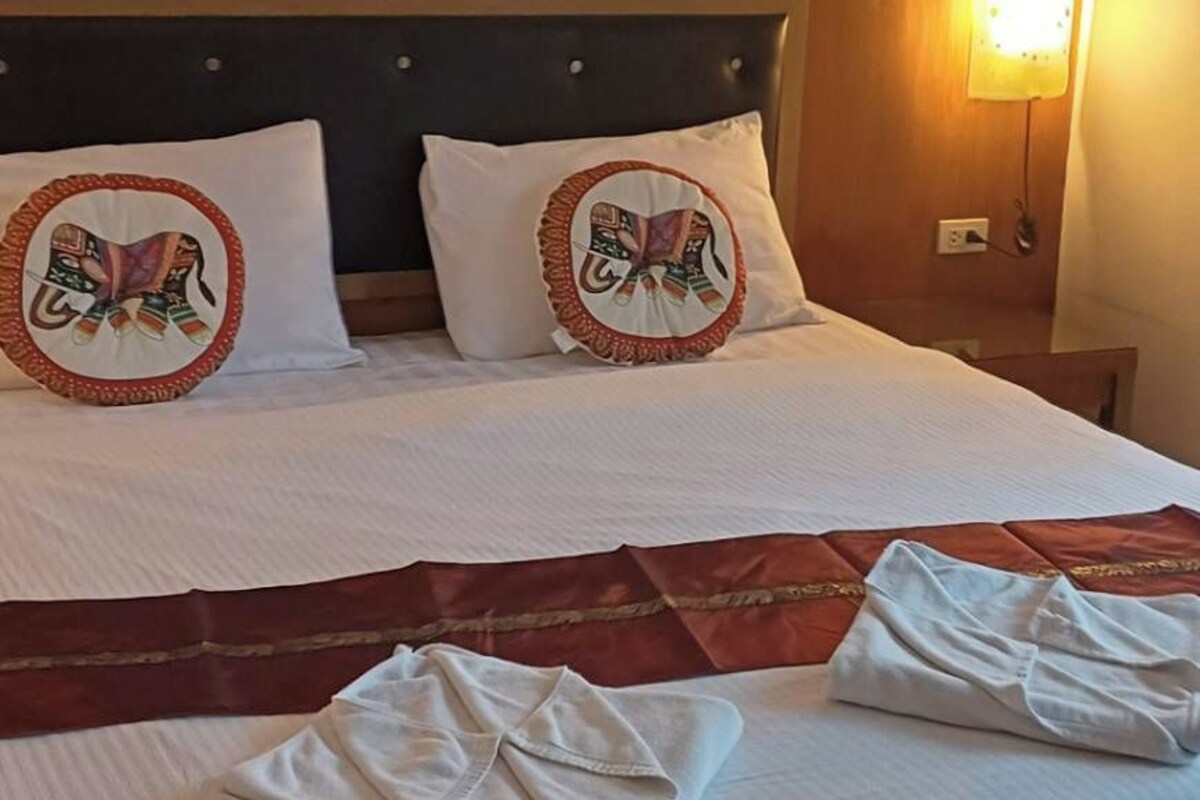 Deluxe Room | Desk, laptop workspace, free WiFi