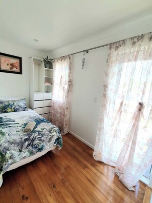 Room - Two rooms @ Sherwood Forest, Otumoetai, Tauranga (Tauranga)