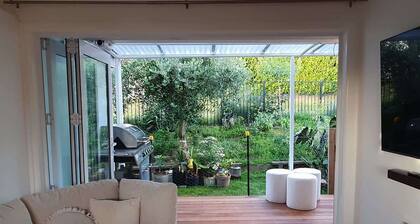 Two rooms @ Sherwood Forest, Otumoetai, Tauranga