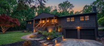 Paris Mtn Retreat: HotTub, Firepit, Dog-Friendly