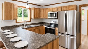 Private kitchen - NEW Cabin Olympus: Starlink, Firepit, BBQ (Beaver)