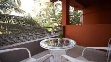 Superior Studio, Balcony, City View | Terrace/patio
