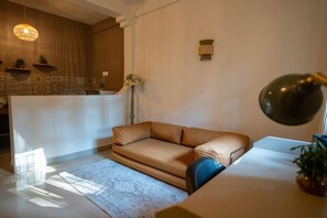 Lobby - Wonderland  (Mandrem pernem)